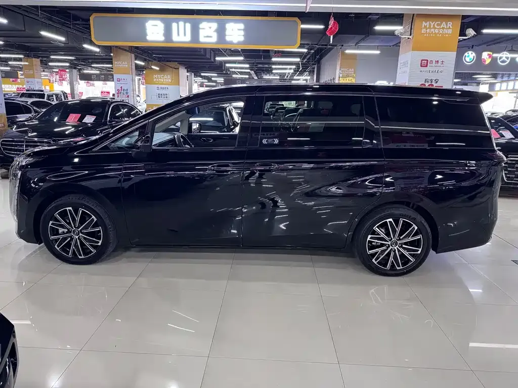 GAC Motor Trumpchi E8 — фото 6