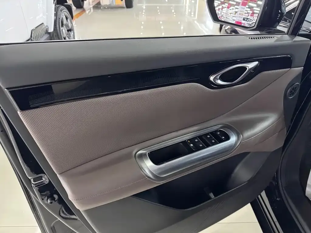 GAC Motor Trumpchi E8 — фото 5