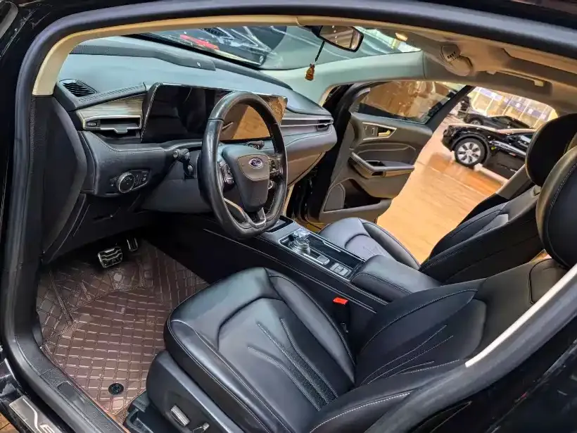 Ford Edge 2022 из CN, фото 2