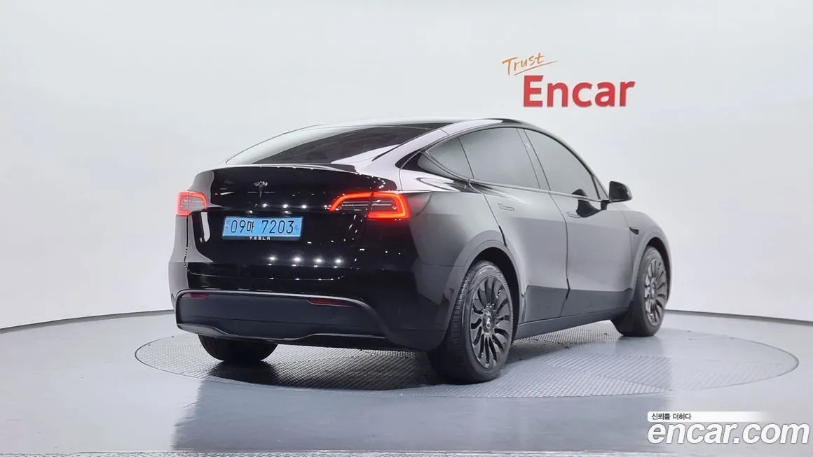 Tesla Model Y — фото 4