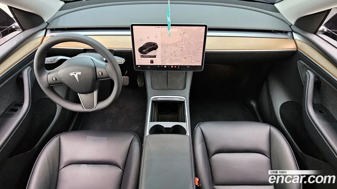 Tesla Model Y — фото 9