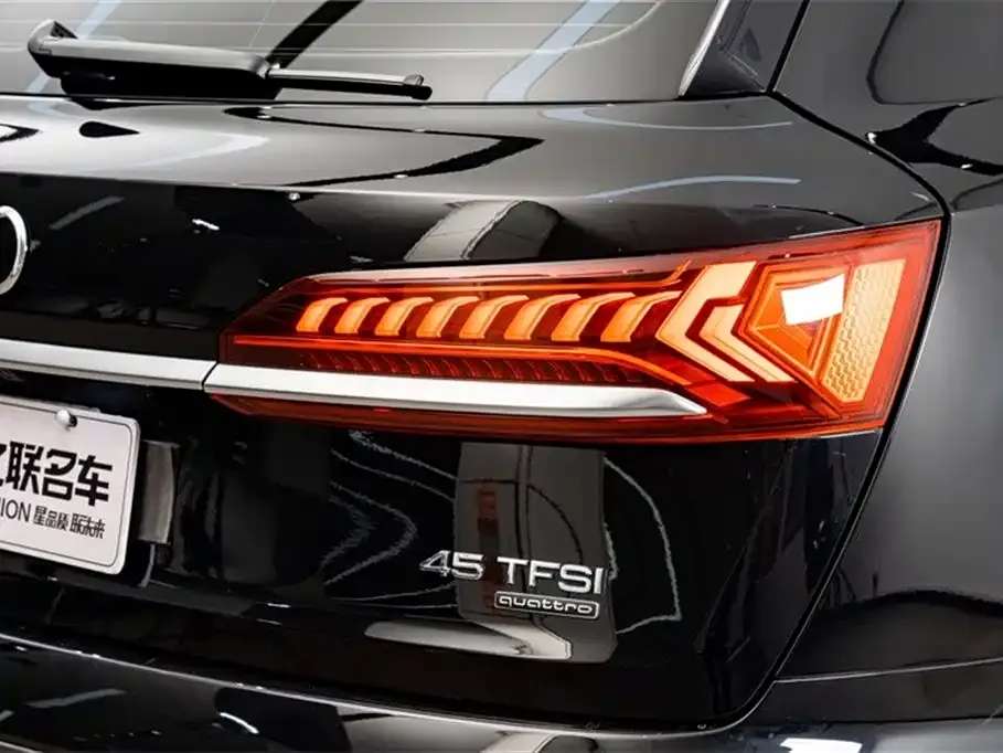 Audi Q7 2022 из CN, фото 8