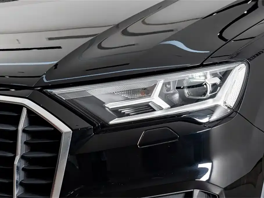 Audi Q7 2022 из CN, фото 2