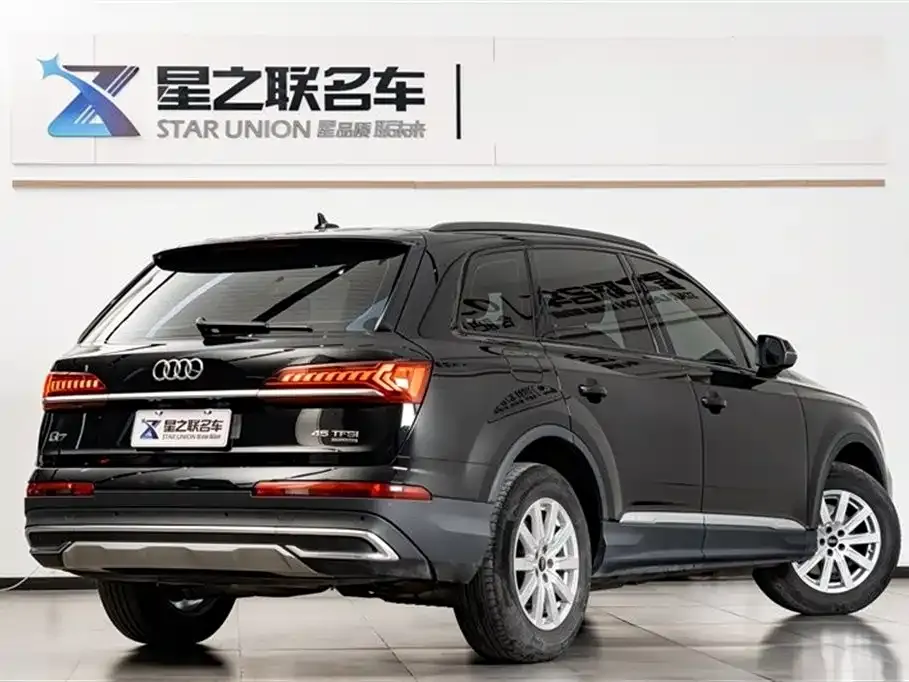 Audi Q7 2022 из CN, фото 9
