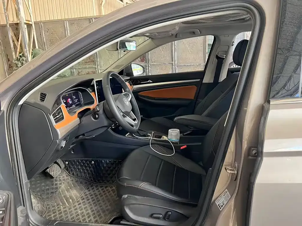 Volkswagen Bora 2022 из CN, фото 9