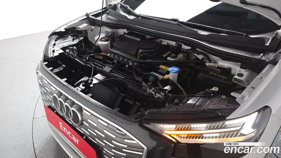 Audi Q4 e-tron — фото 10