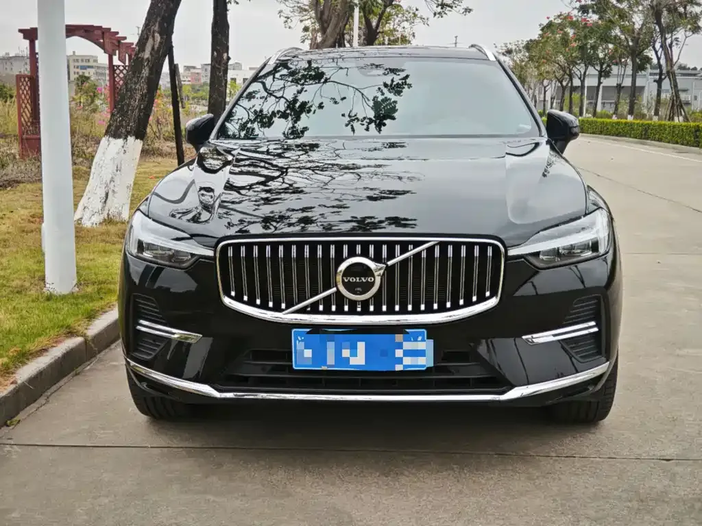 Volvo XC60 — фото 4