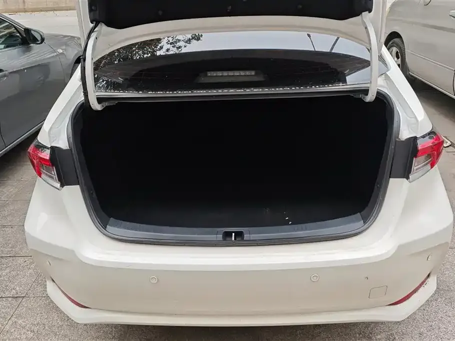 Toyota Corolla 2023 из CN, фото 9