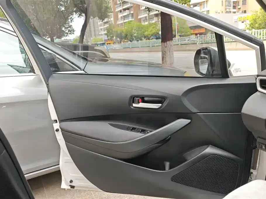 Toyota Corolla 2023 из CN, фото 10