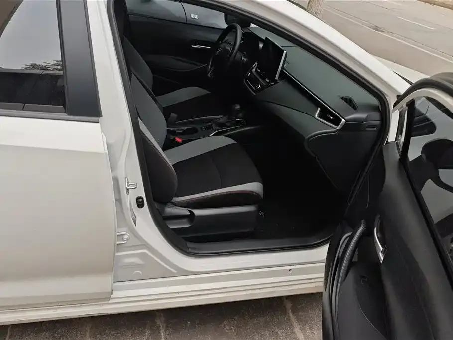 Toyota Corolla 2023 из CN, фото 3