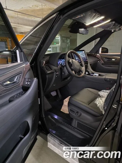 Toyota Alphard — фото 4