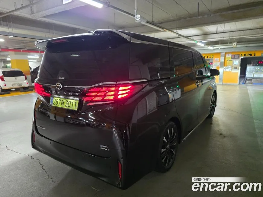 Toyota Alphard — фото 5
