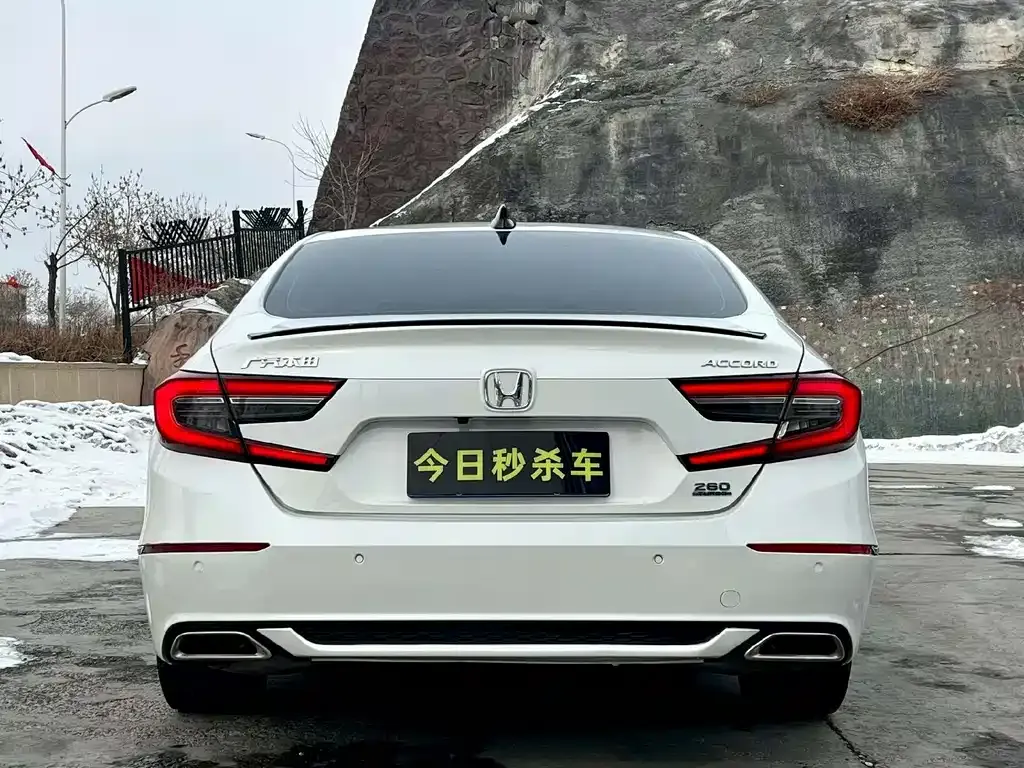 Honda Accord — фото 9