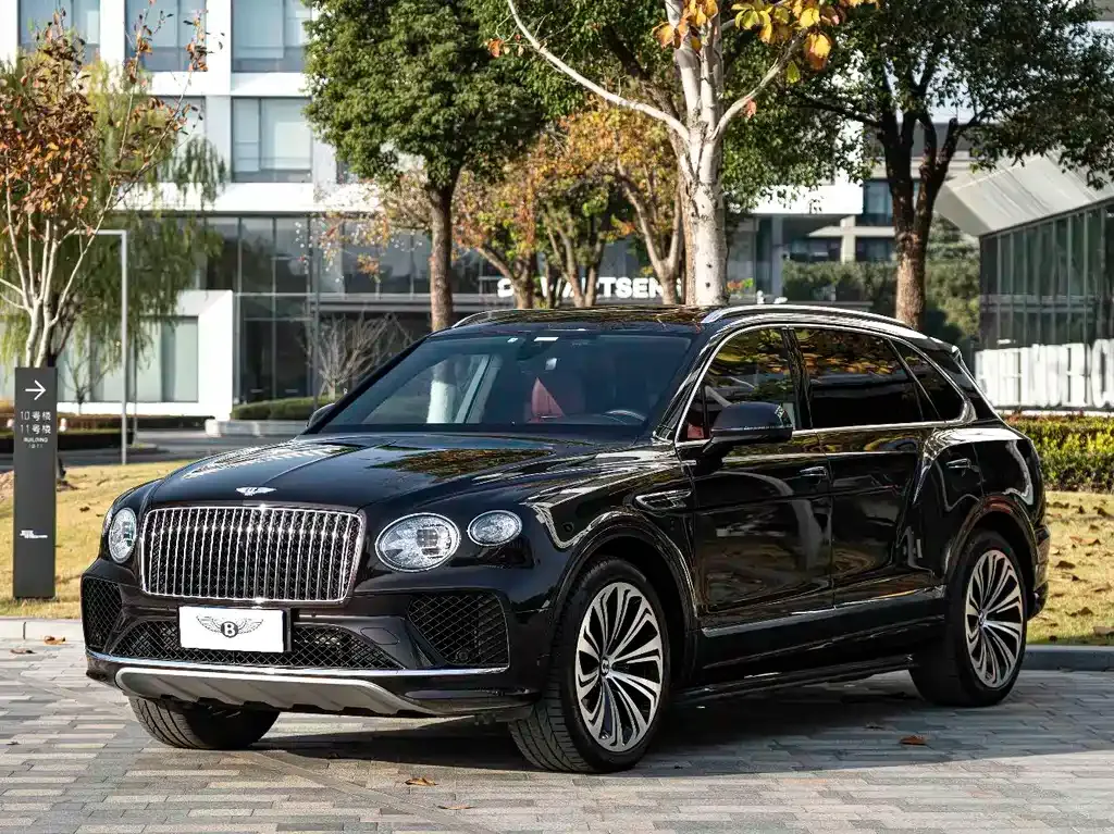 Bentley Bentayga 2023 из CN, фото 1