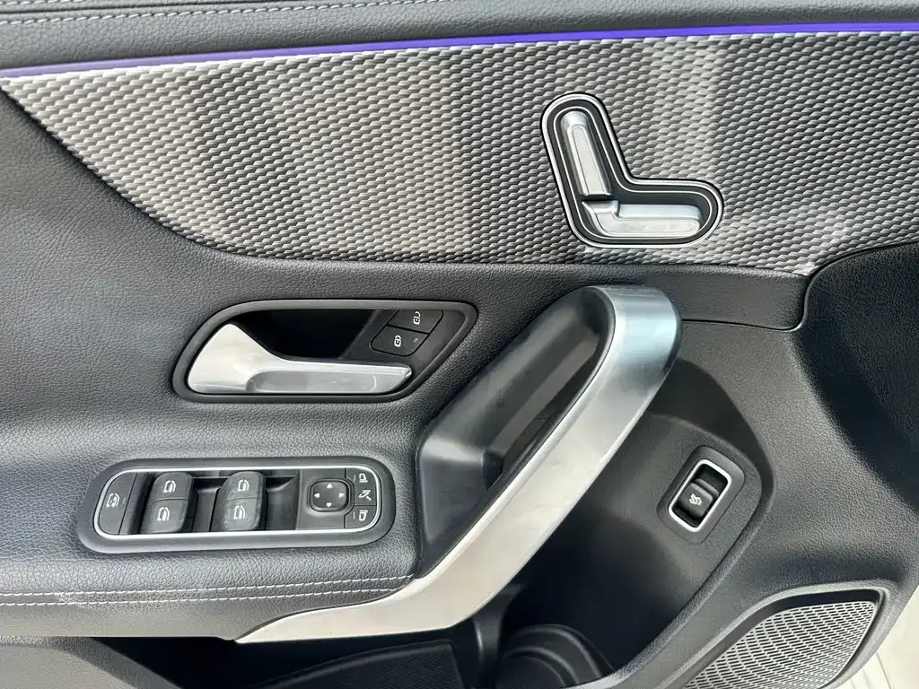 Mercedes-Benz A-Class — фото 10
