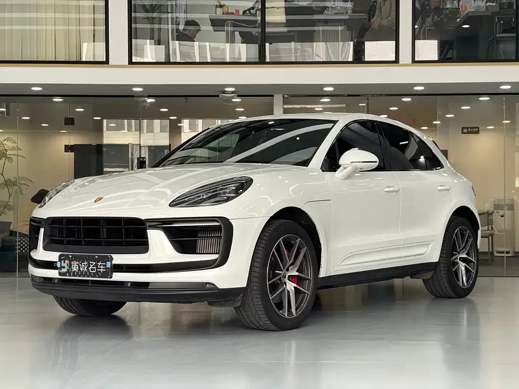 Porsche Macan — фото 1
