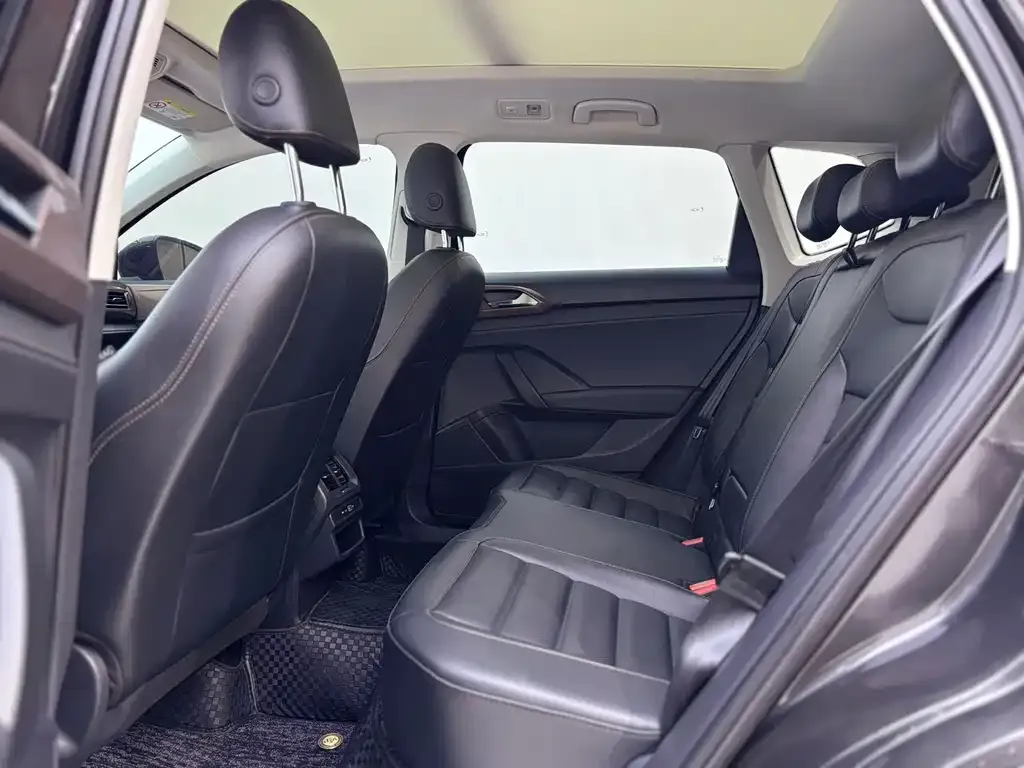 Volkswagen Tharu 2022 из CN, фото 8