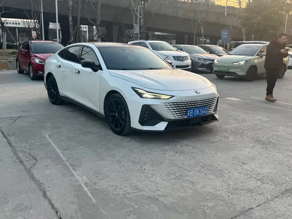 Changan UNI-V 2023 из CN, фото 3