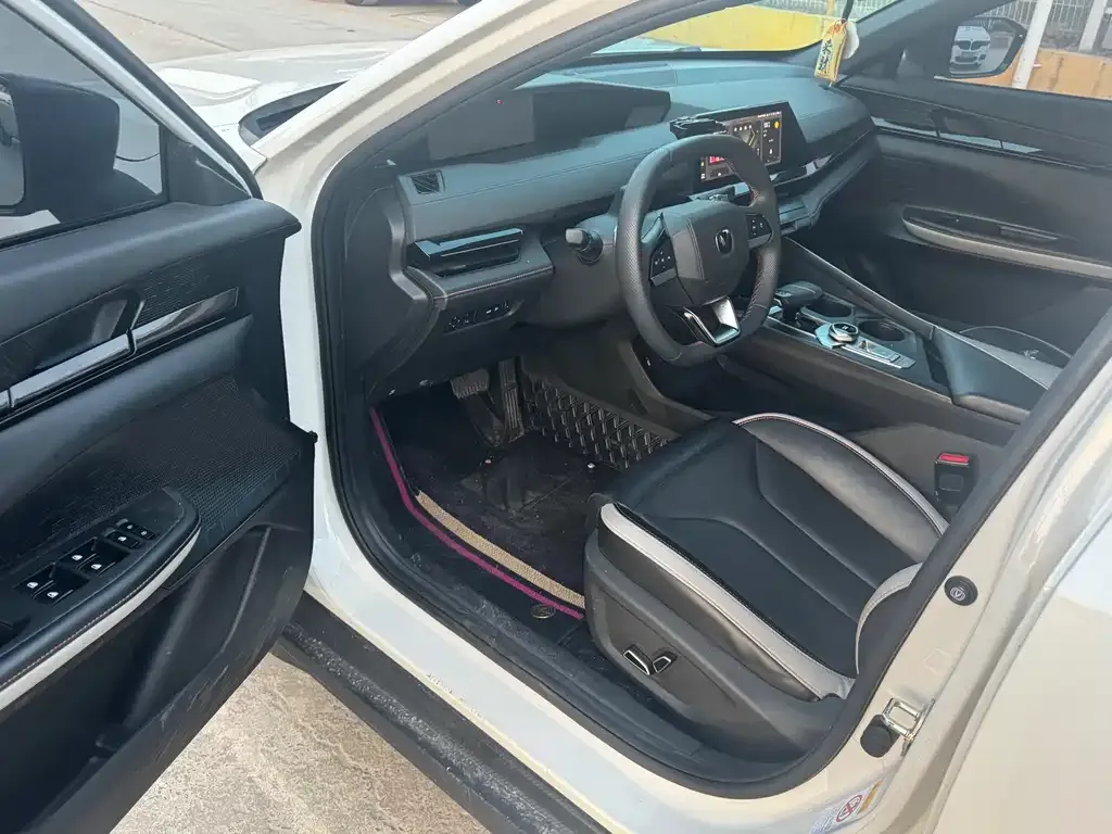 Changan UNI-V 2023 из CN, фото 4