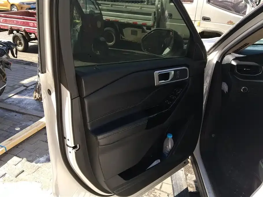 Ford Explorer 2022 из CN, фото 5