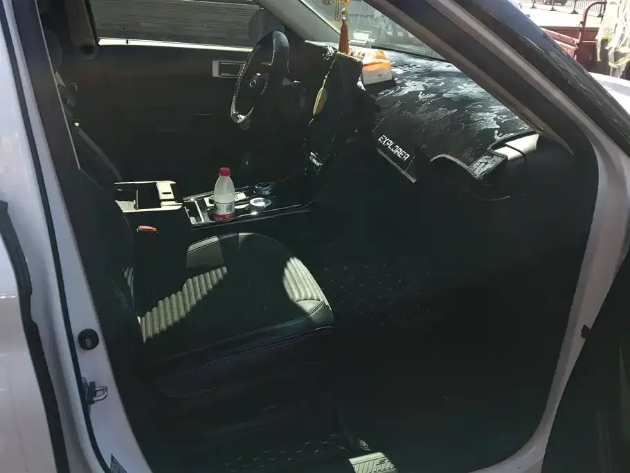 Ford Explorer 2022 из CN, фото 4