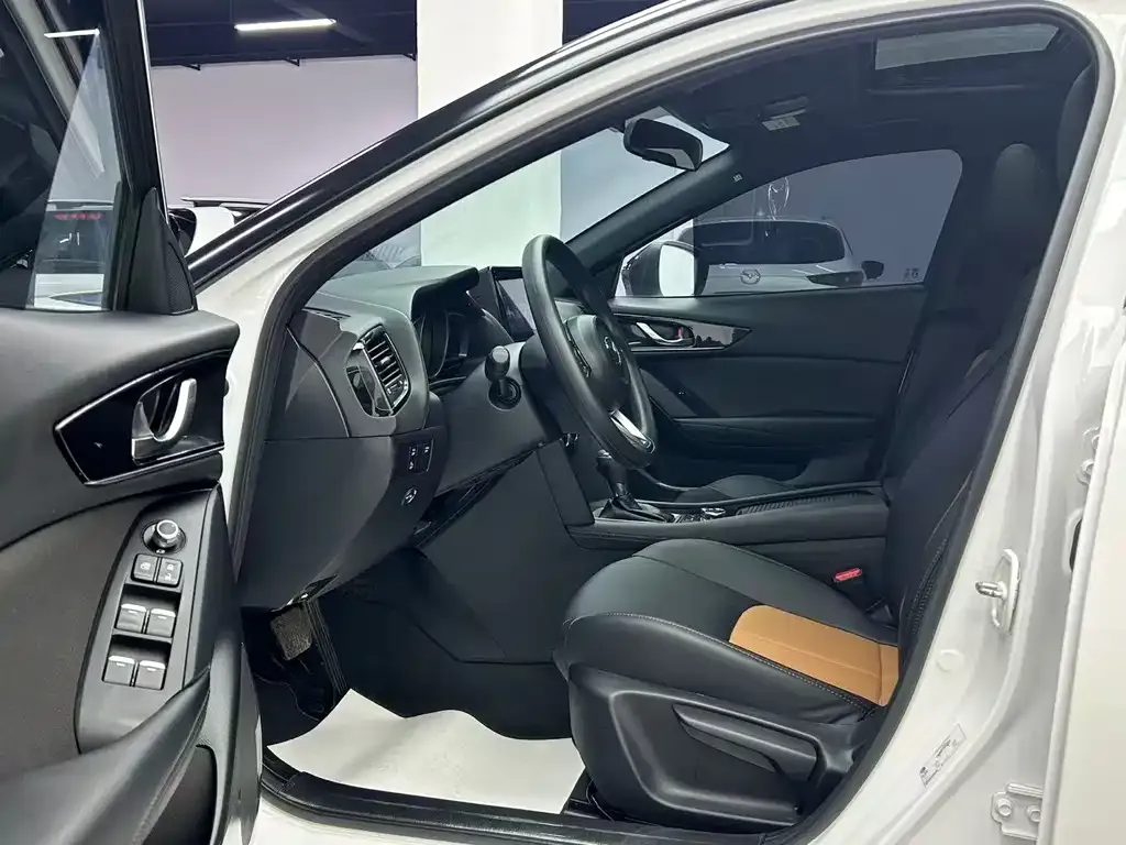 Mazda CX-4 2023 из CN, фото 7