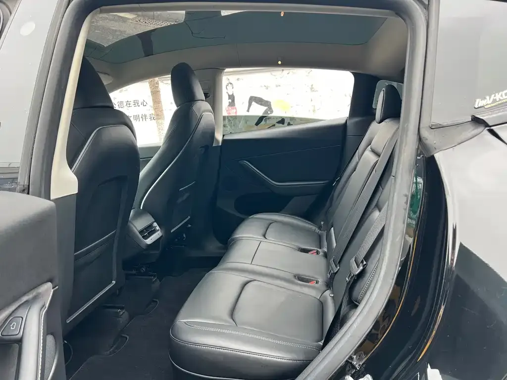 Tesla Model Y 2023 из CN, фото 3