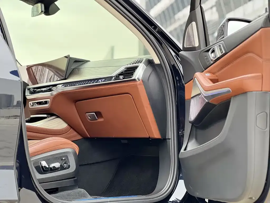 BMW X7 2023 из CN, фото 8
