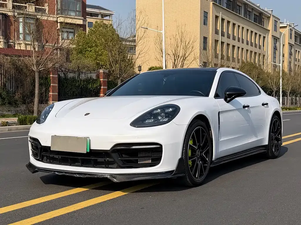 Porsche Panamera Hybrid — фото 1