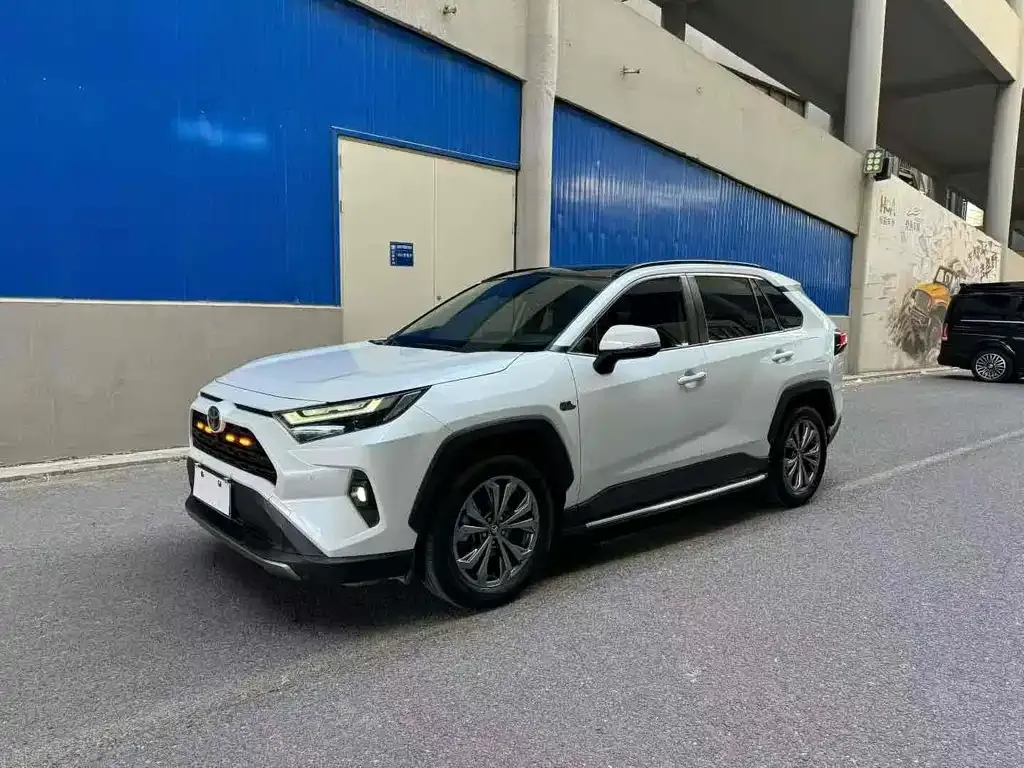 Toyota RAV4 2024 из CN, фото 1