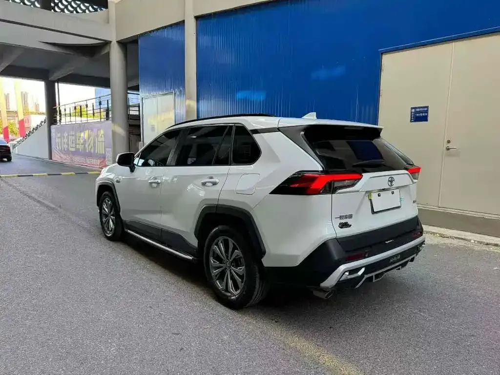 Toyota RAV4 2024 из CN, фото 5