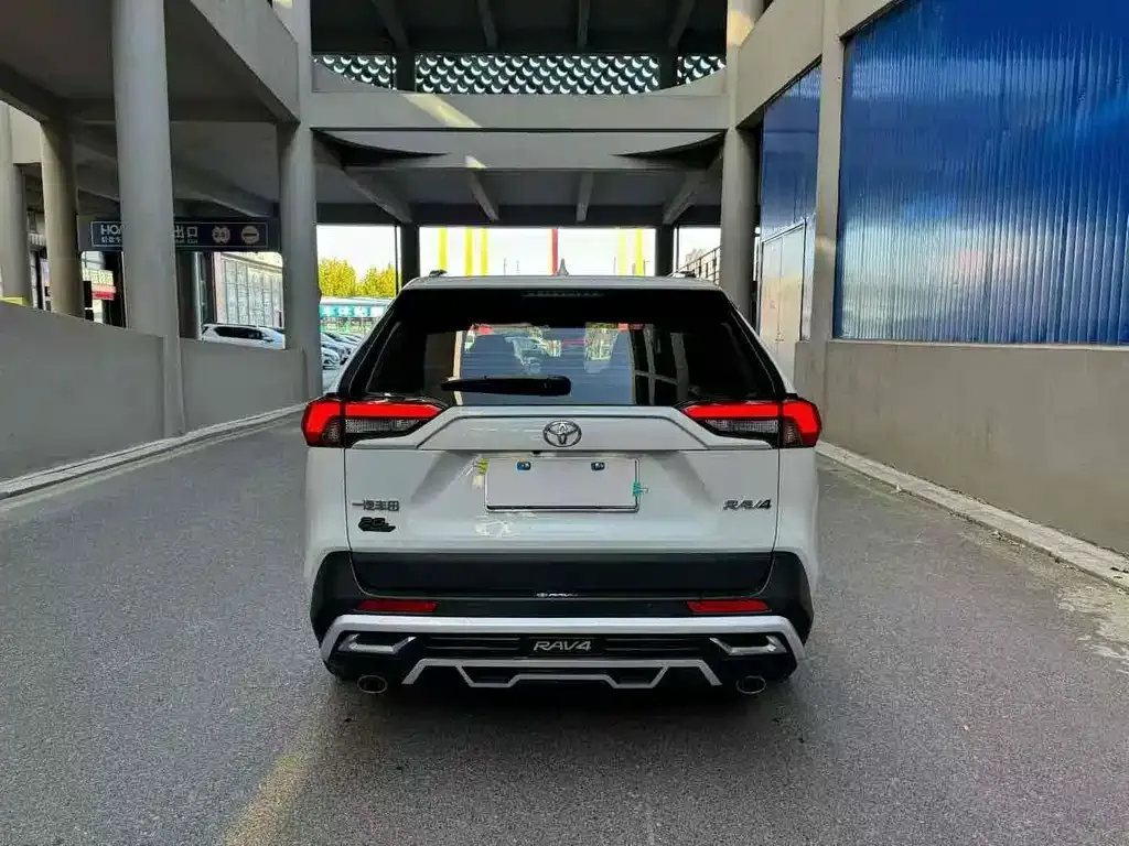 Toyota RAV4 2024 из CN, фото 9