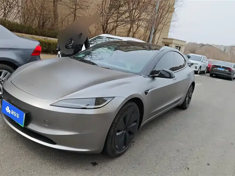 Tesla Model 3 — фото 1