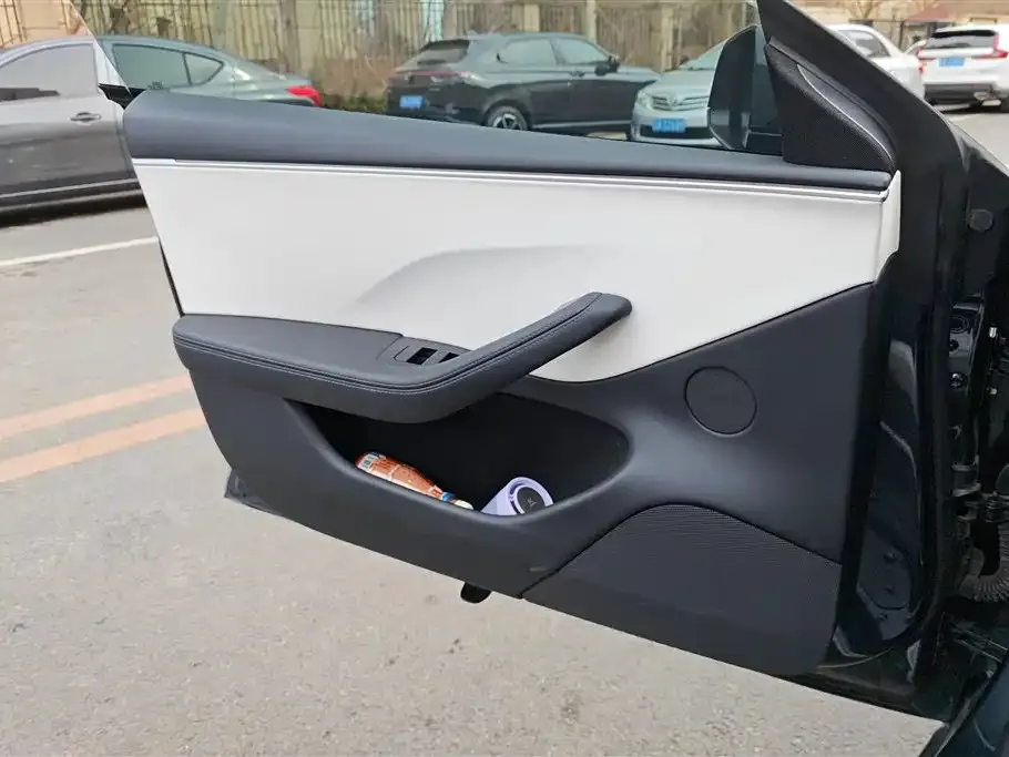 Tesla Model 3 — фото 6