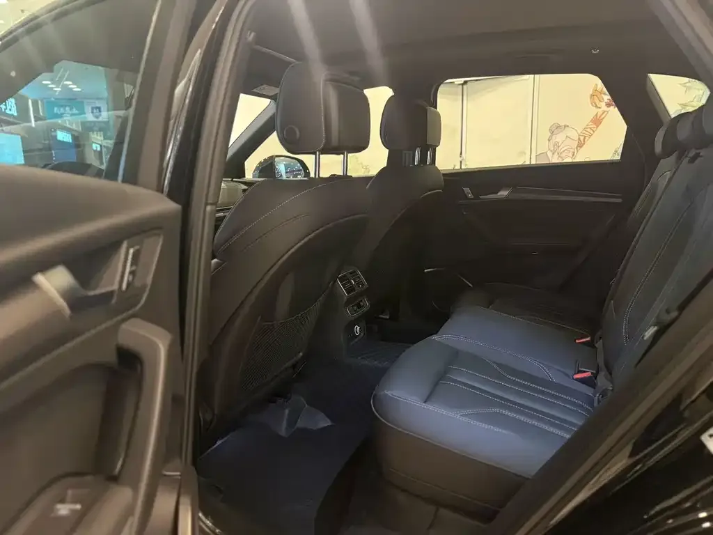 Audi Q5L 2023 из CN, фото 2