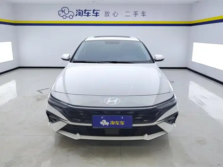Hyundai Elantra — фото 3
