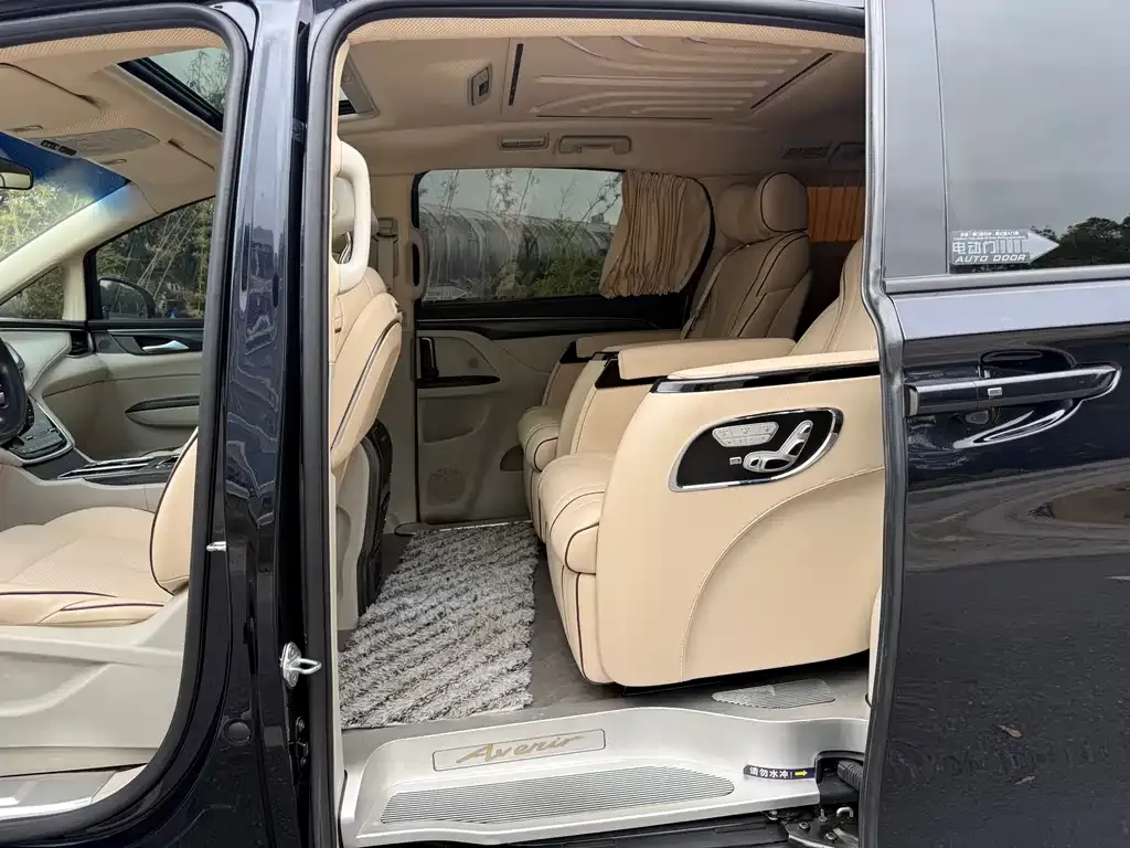 Buick GL8 2023 из CN, фото 9