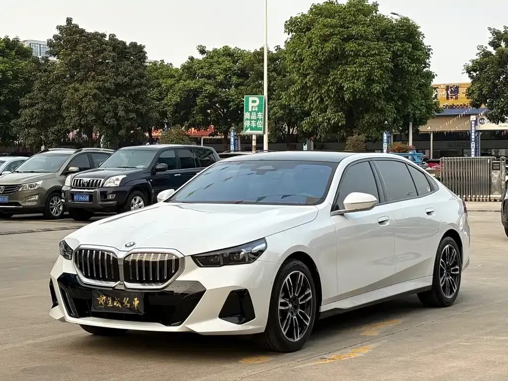BMW 5 Series 2026 из CN, фото 1