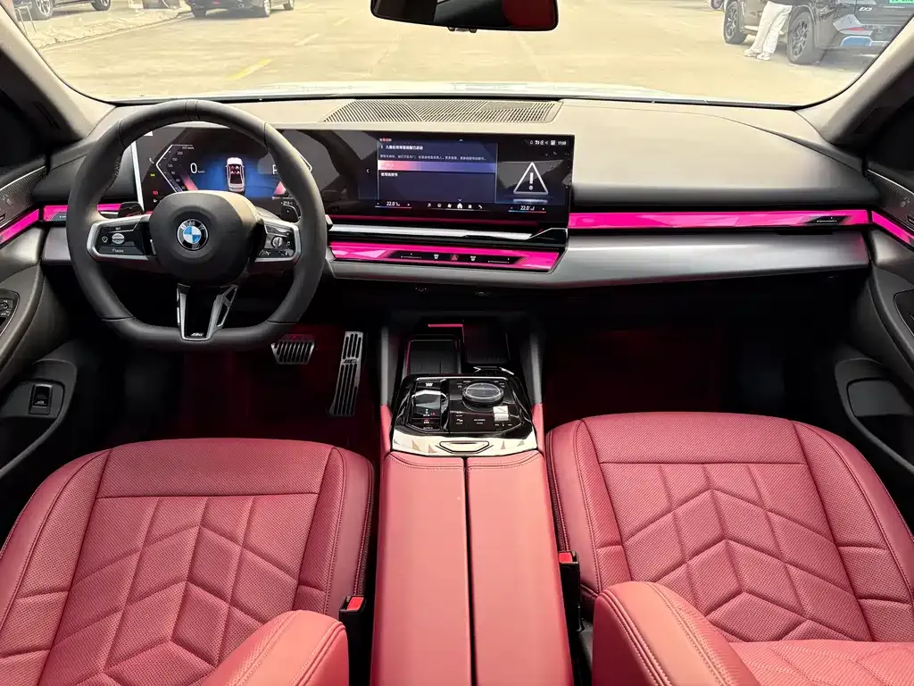 BMW 5 Series 2026 из CN, фото 6