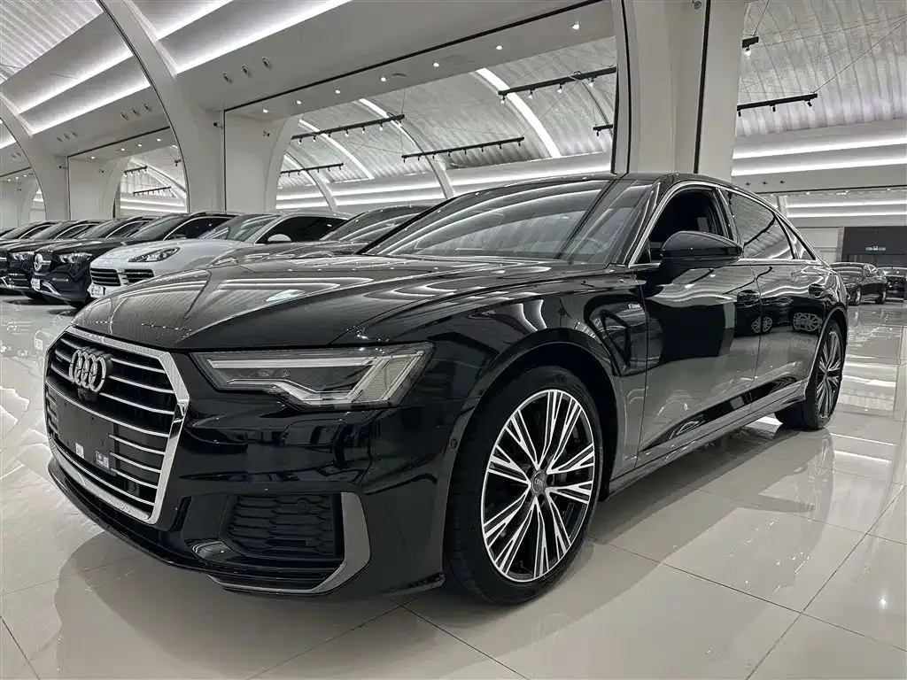 Audi A6L — фото 1
