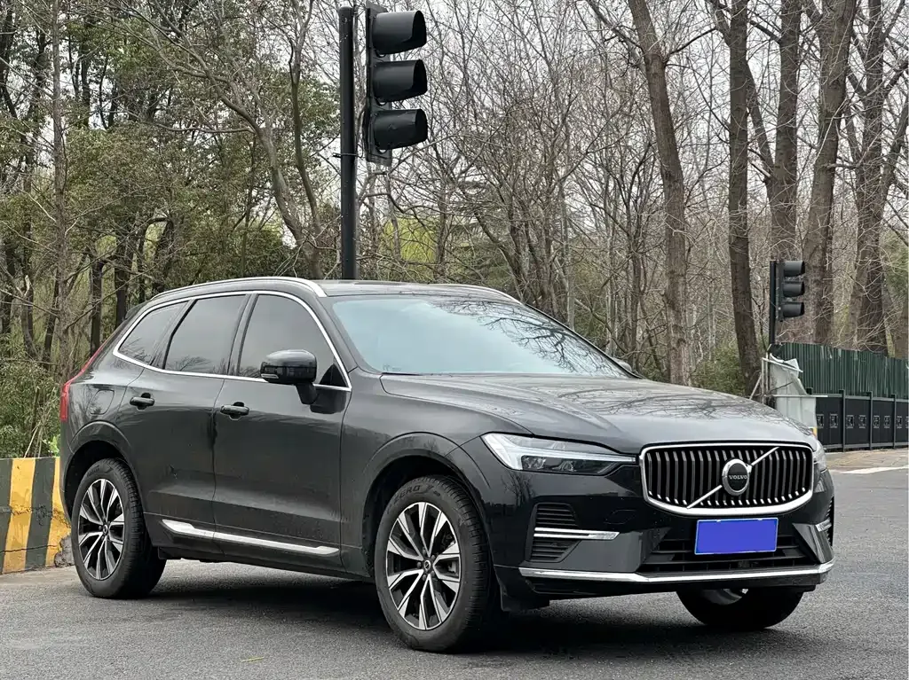 Volvo XC60 — фото 9