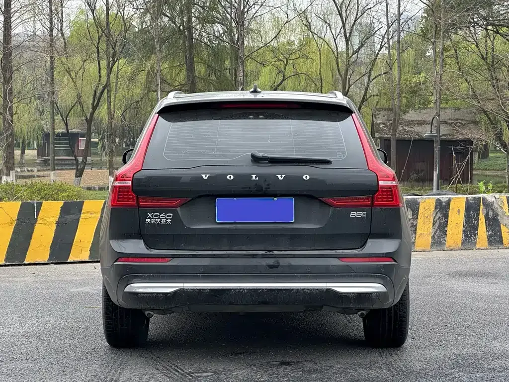 Volvo XC60 — фото 4