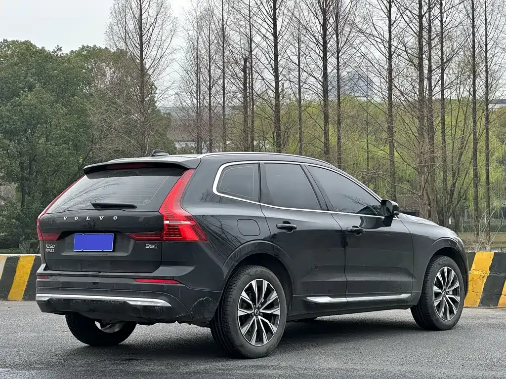 Volvo XC60 — фото 6