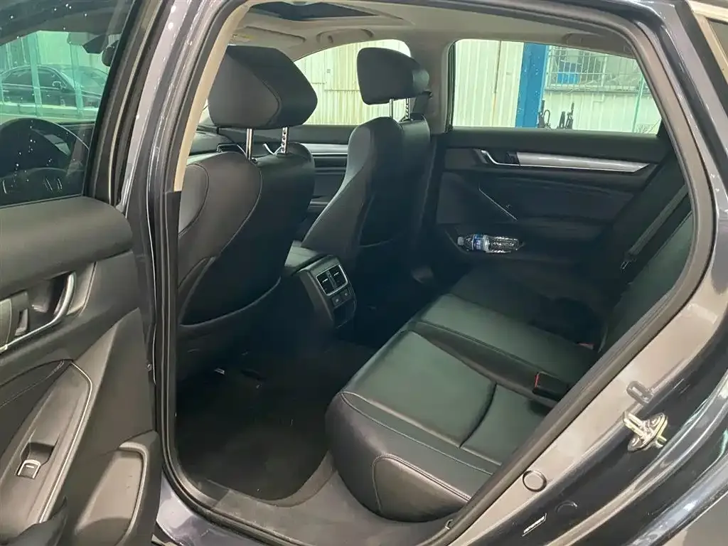 Honda Accord — фото 4