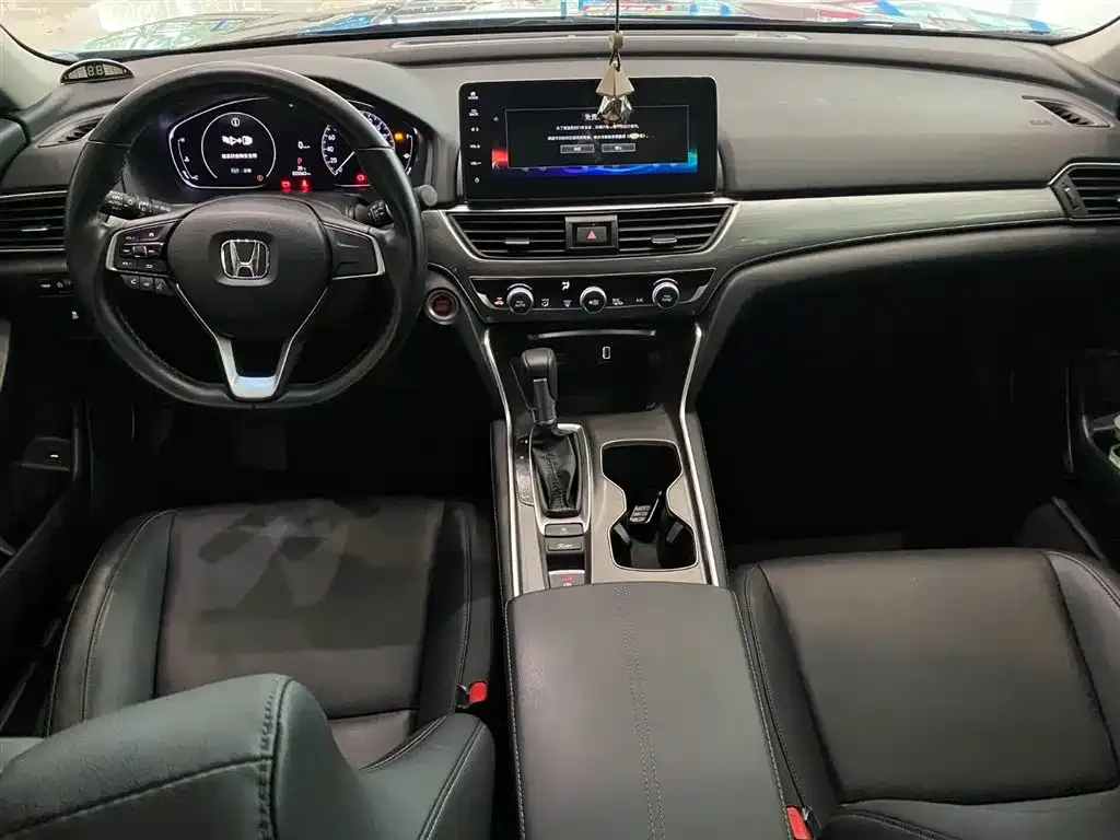 Honda Accord — фото 9