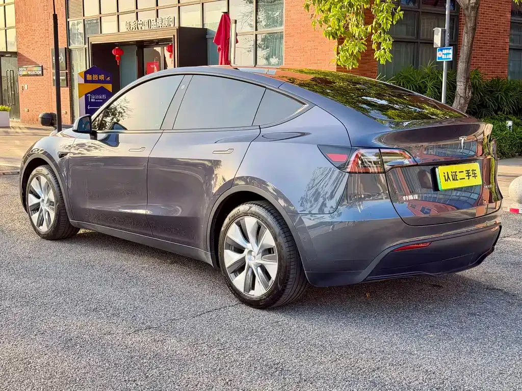 Tesla Model Y — фото 4
