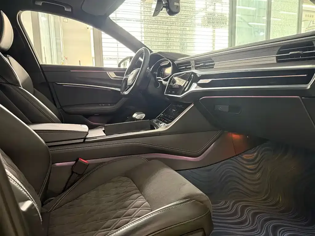 Audi A6L 2024 из CN, фото 10