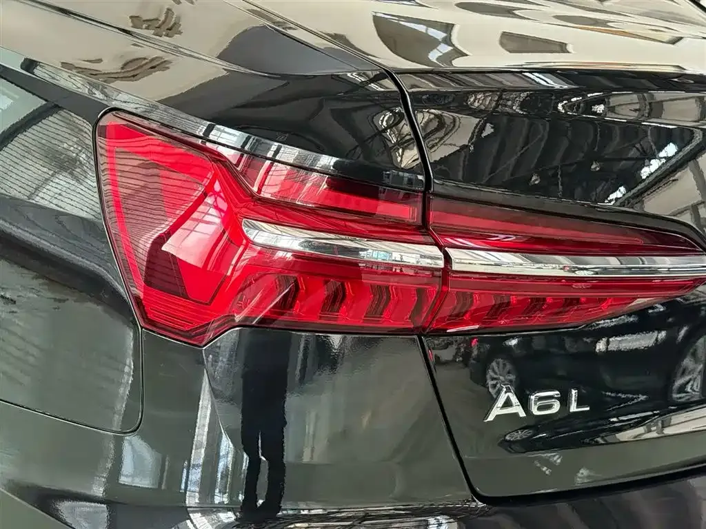 Audi A6L 2024 из CN, фото 8
