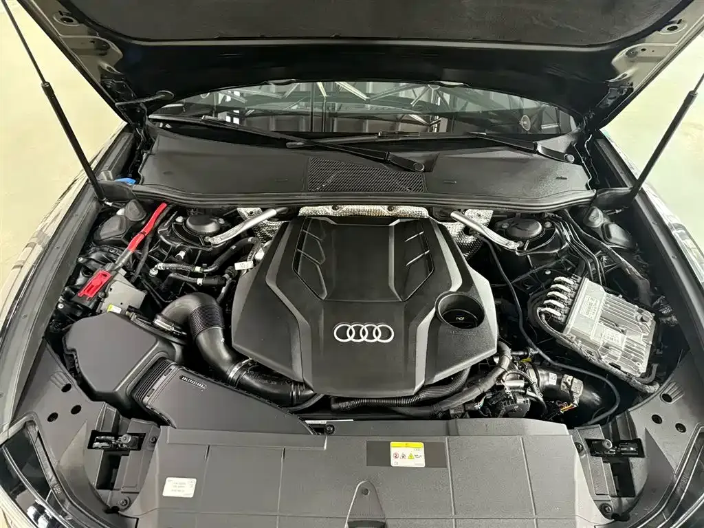 Audi A6L 2024 из CN, фото 6
