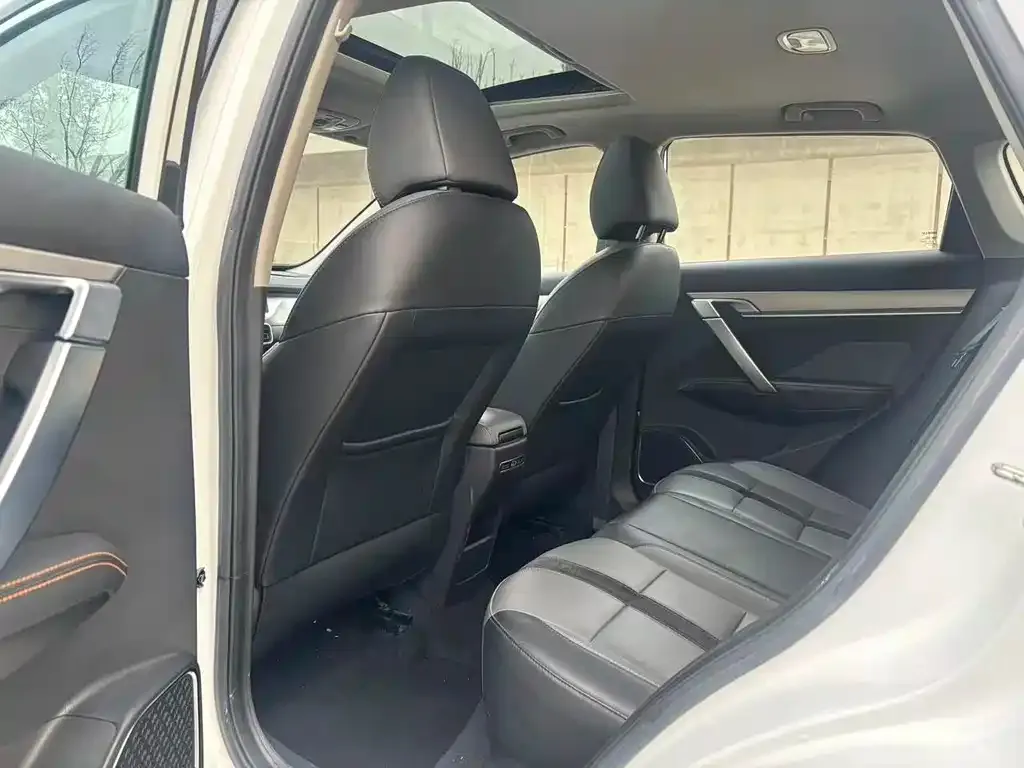 Geely Binyue 2023 из CN, фото 2